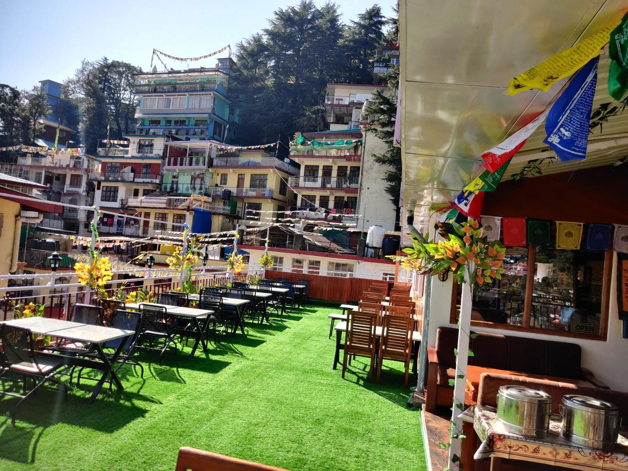 Hotel Akash - Luxury Hotel In Mcleodganj McLeod Ganj Exteriör bild